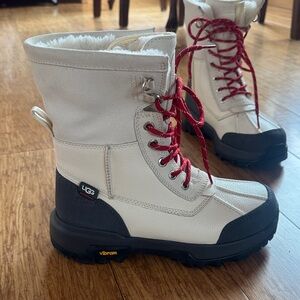 UGG Adirondack Women's Cream and Black Winter Boots